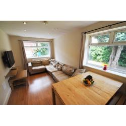1 Rooms available in 6 Bedroom Student House for Next Academic Year, Bills Included, Edgworth Drive
