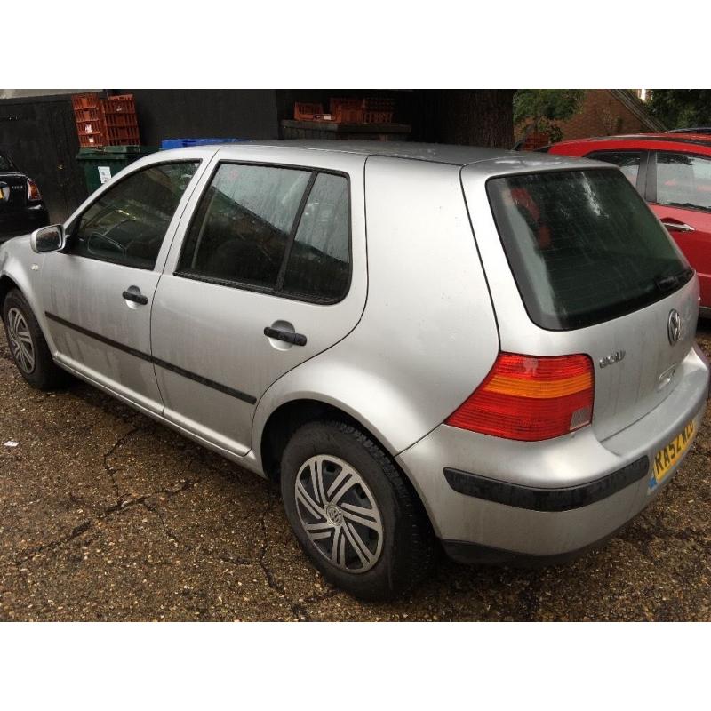Volkswagen Golf S 1598cc Petrol 5 speed manual 5 door hatchback 52 Plate 06/01/2003 Silver