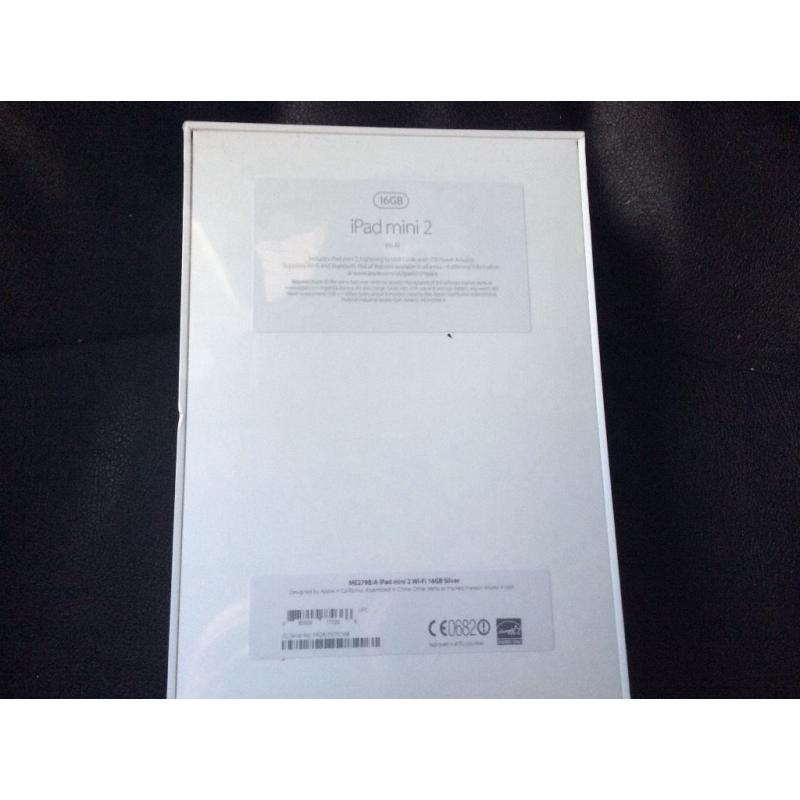 BNIB iPad mini2 silver 16GB this is not a factory reconditioned item unopened