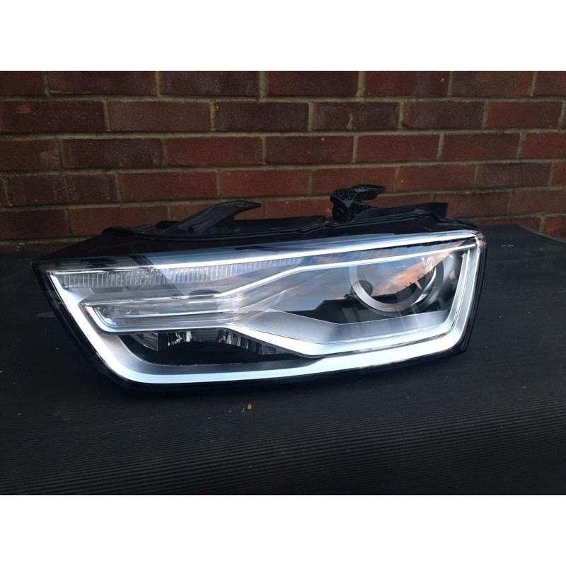 Audi Q3 2015 genuine front left headlight in perfect condition