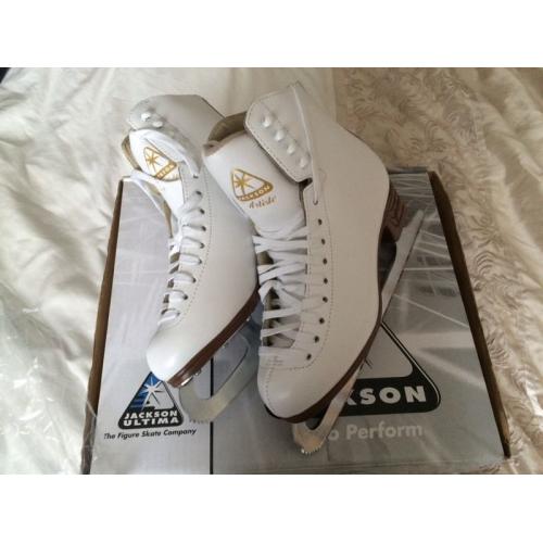 Jackson Artiste - figure skates