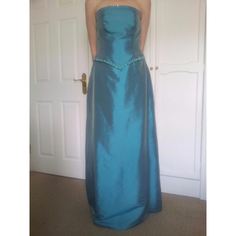 3 HILARY MORGAN BRIDESMAID DRESSES WITH 3 MATCHING SHAWLS