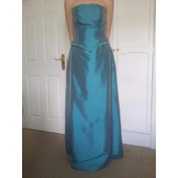 3 HILARY MORGAN BRIDESMAID DRESSES WITH 3 MATCHING SHAWLS