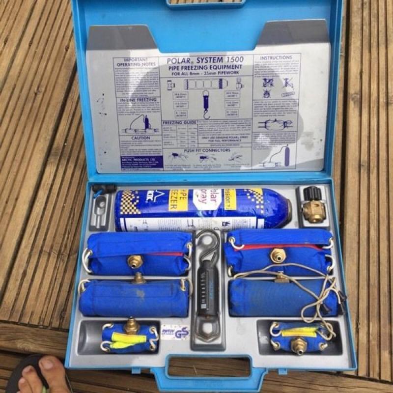 Pipe freezing kit