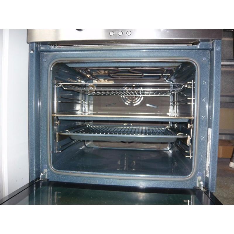 SAMSUNG built in Fan Oven BT621VDST