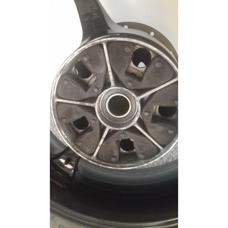 SUZUKI GSXR 1000 K7 K8 REAR WHEEL WITH DISC and BRAND NEW TYRE