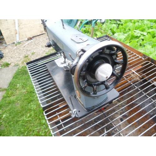 Singer Industrial lockstitch sewing machine Model 188K1