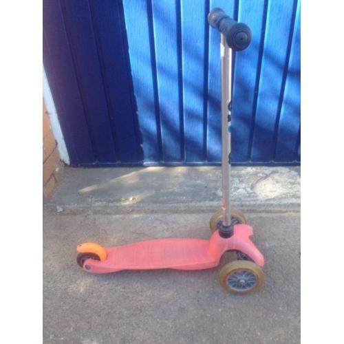 Mini micro red scooter