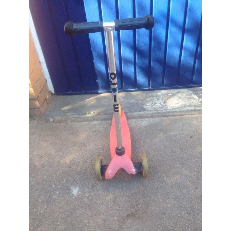 Mini micro red scooter