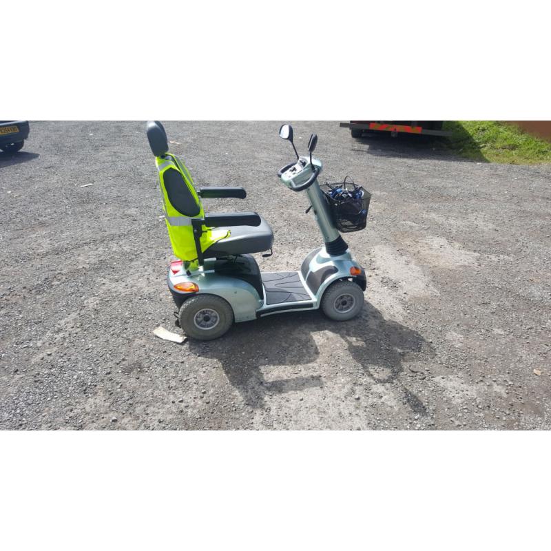 LANDLEX BROADWAY MOBILITY SCOOTER WITH BRAND NEW BATTERIES. VGC