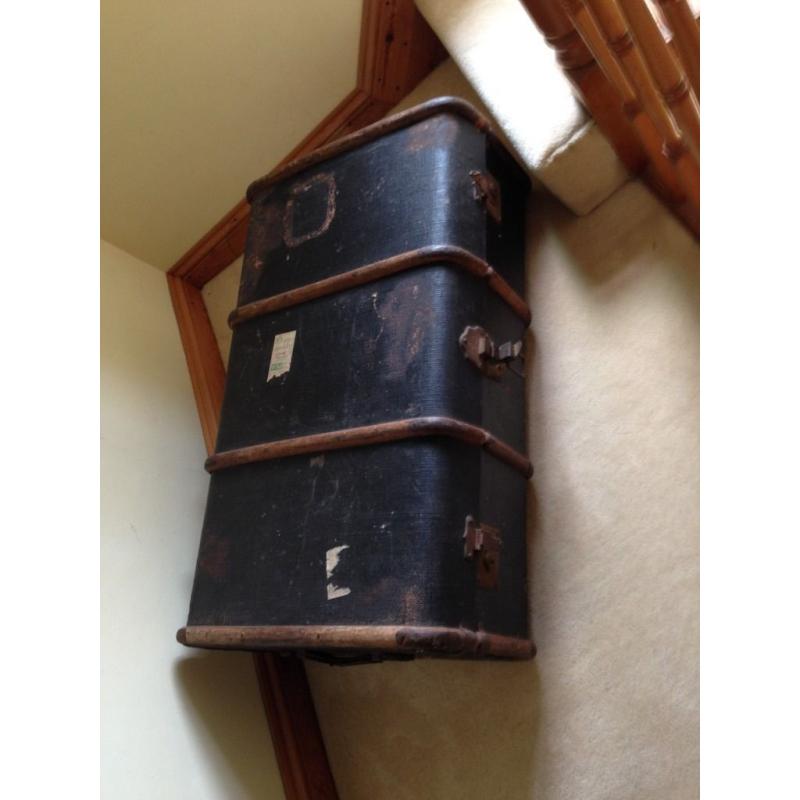 Vintage antique Large vintage steamer trunk / case