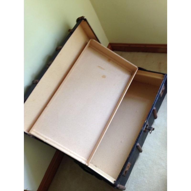 Vintage antique Large vintage steamer trunk / case