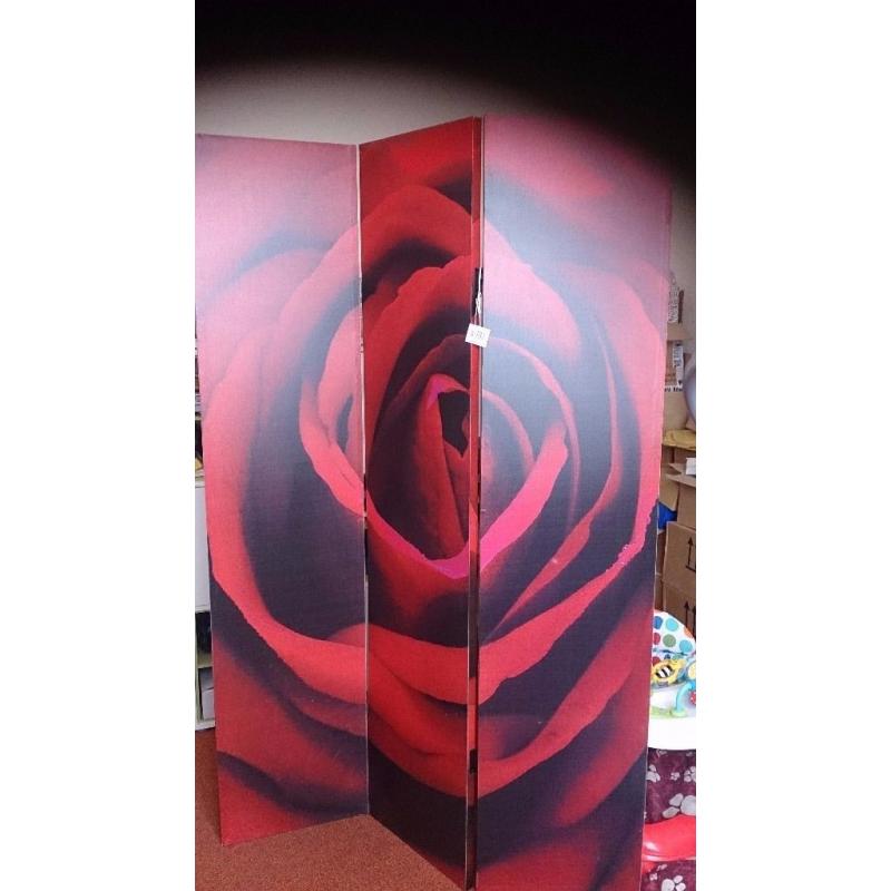 6ft x 4ft CLASSIC RED ROSES DRESSING SCREEN, PRIVACY ROOM DIVIDER.