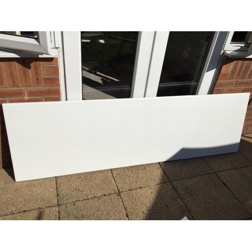 White kitchen work surface/counter top