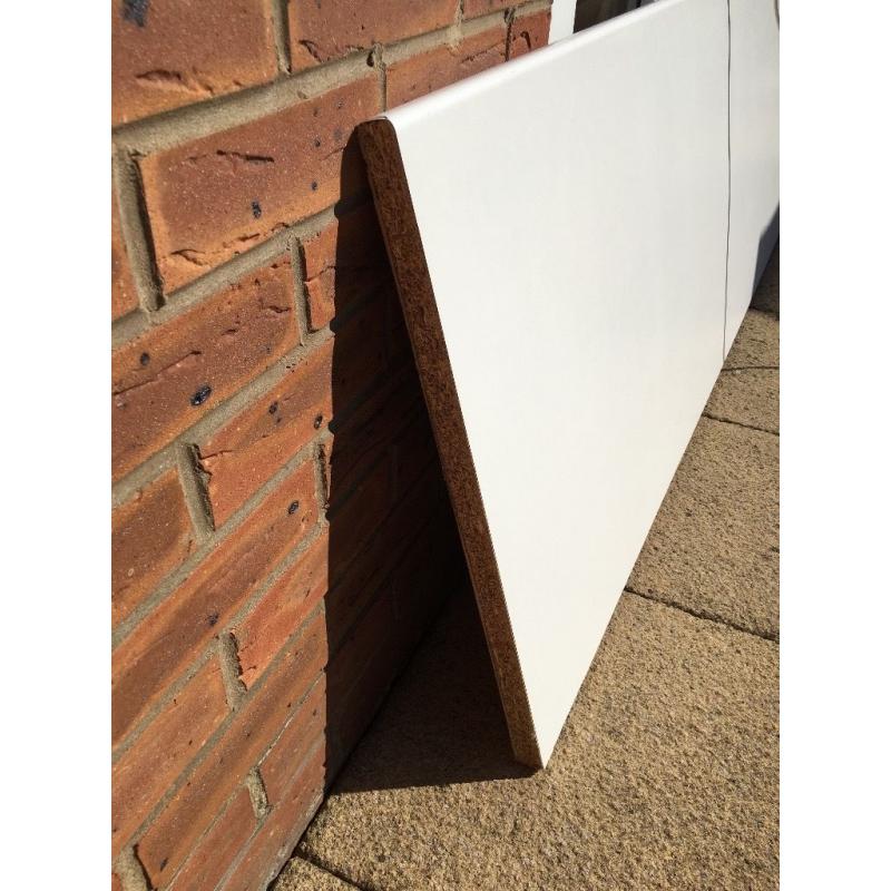 White kitchen work surface/counter top