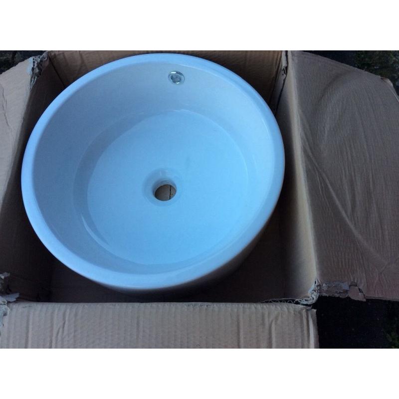New White round counter top sink from Victoria Plumb
