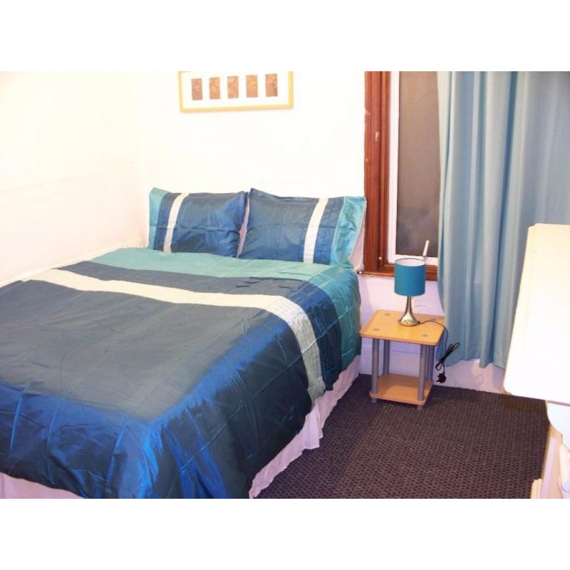 Just 5 minutes walk to East ham tube station, call 07737444028 for viewing. Nice single room.