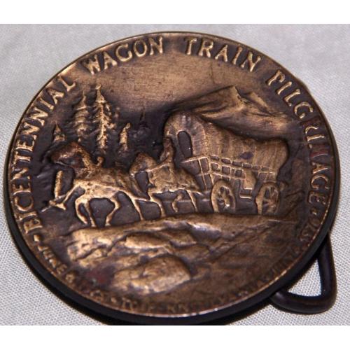 WILD WEST COLLECTIBLE - VINTAGE BELT BUCKLE - BiCENTENNIAL WAGON TRAIN 1776 TO PENNSYLVANIA USA