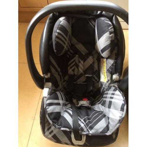 Mamas and Papas isofix base and car seat