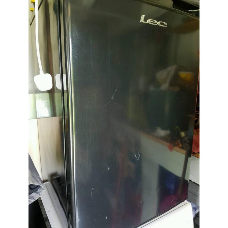 Lec fridge black