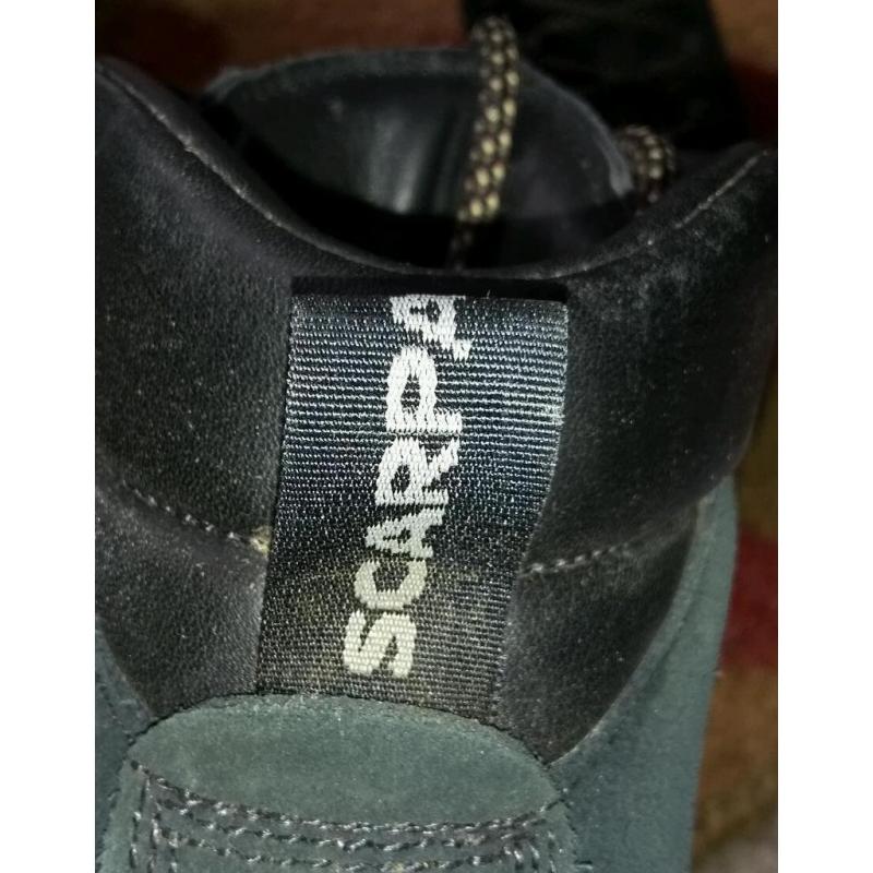 Scarpa mountain walking boots size 8