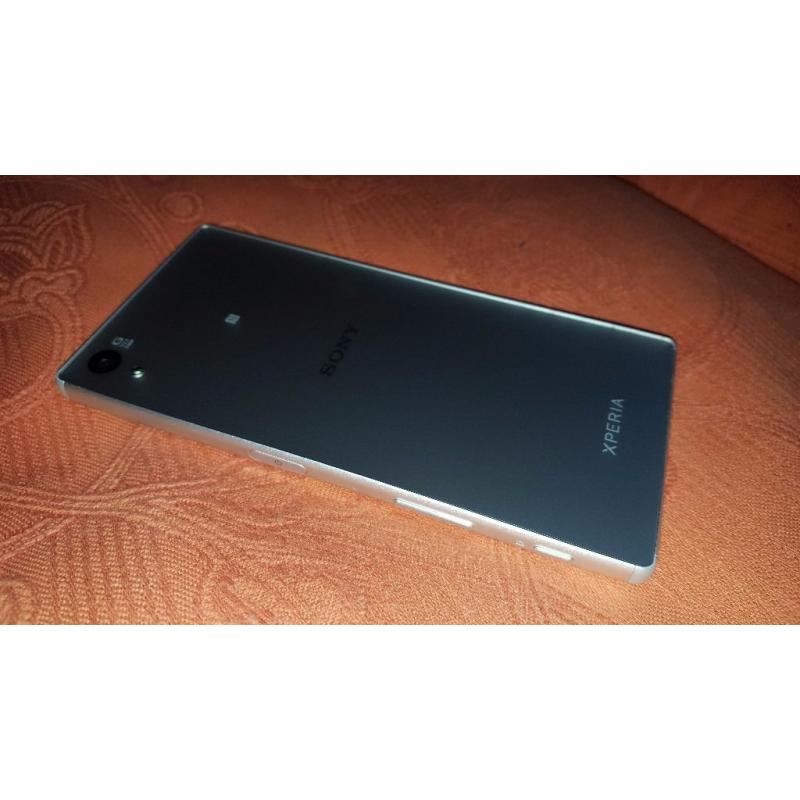 Sony Xperia Z5, Unlocked, White, 32GB, 4G, 1080p Screen