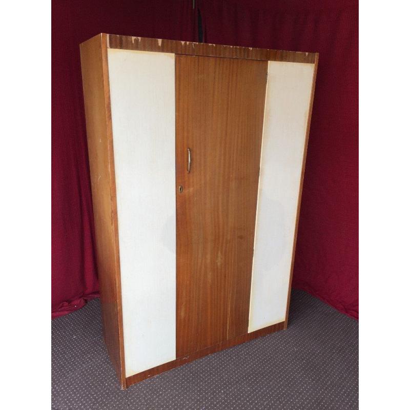 FREE WOODEN / WHITE WARDOBE,CAN DELIVER