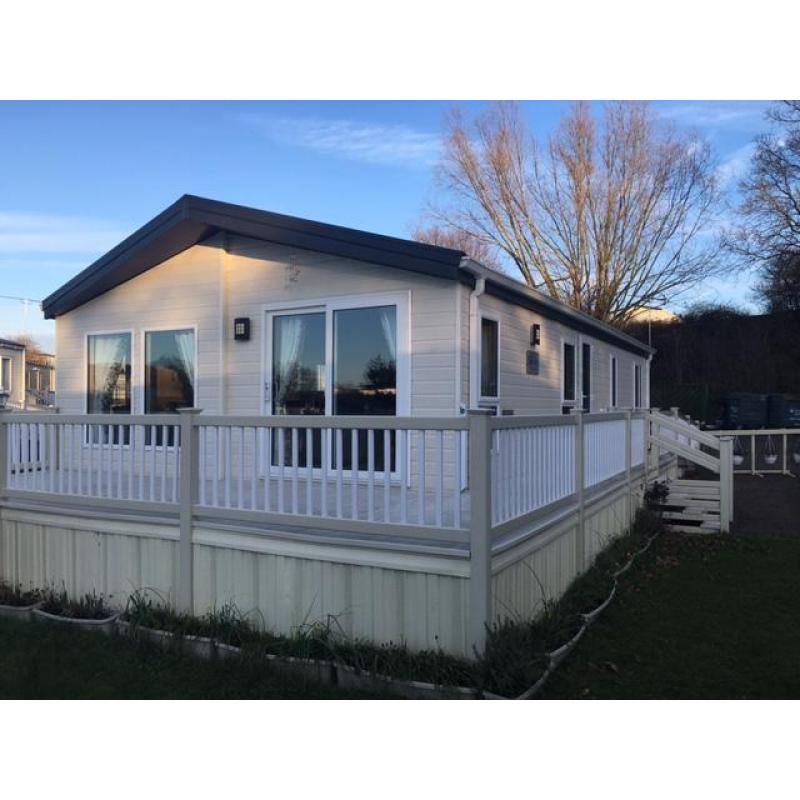 Luxury Lodge Nr Clacton-On-Sea Essex 2 Bedrooms 4 Berth Willerby Boston Lodge