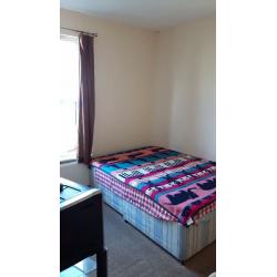 Single furnished room to rent