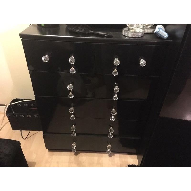 Black gloss chest of draws
