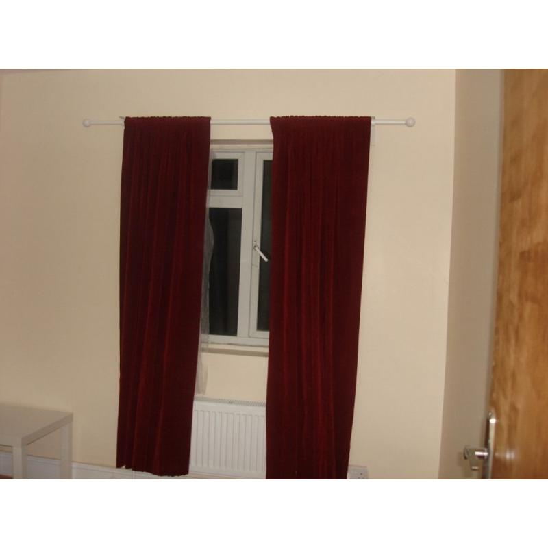 double room with 2 new bathrooms 5 mints walking distance to plaistow statiion