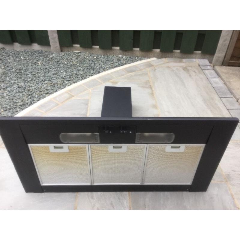 Recirculating cooker hood