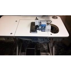 For sale**SINGER 812U INDUSTRIAL OVERLOCKER SERGER 2 NEEDLE 5 THREAD SEWING MACHINE**