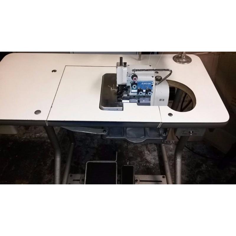 For sale**SINGER 812U INDUSTRIAL OVERLOCKER SERGER 2 NEEDLE 5 THREAD SEWING MACHINE**