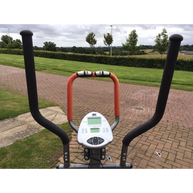 Body Sculpture Cross Trainer / Elliptical Strider