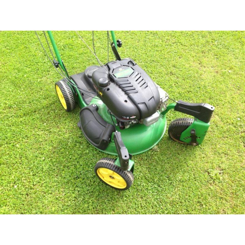 John Deere JS63VC petrol driven lawn mower