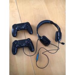 PS4 10 games 2 controllers 1 headset and 1 motion camera