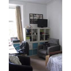 FESTIVAL let Double Room, Stockbridge 16th - 30th August 15 mins walk to Princes St.