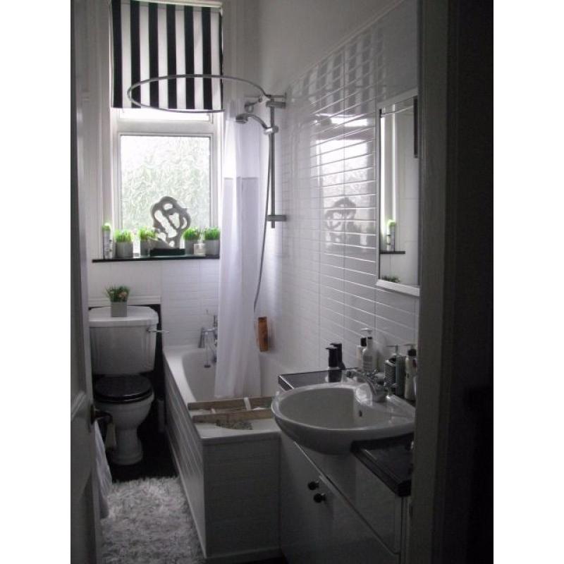 FESTIVAL let Double Room, Stockbridge 16th - 30th August 15 mins walk to Princes St.