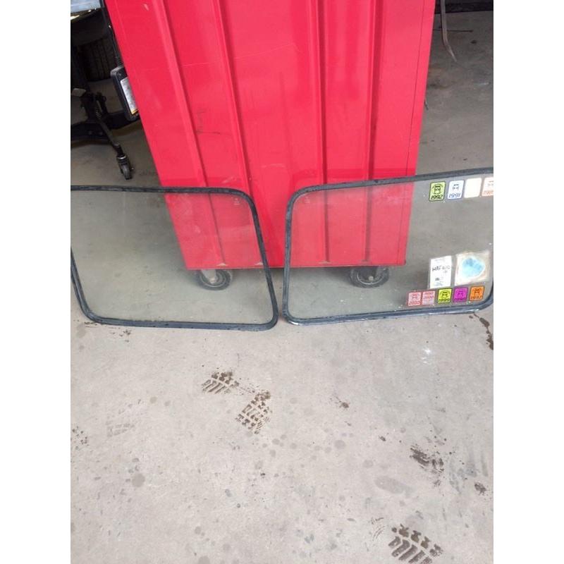 RARE CAMPER VAN GENUINE SPLIT SCREENS