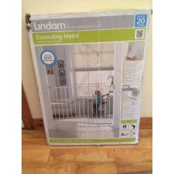 Lindam extending gate