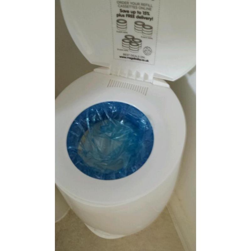 Angelcare nappy disposal bin