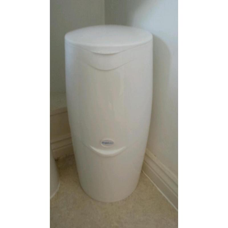 Angelcare nappy disposal bin