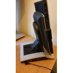 Windows 7 Fujitsu Stylistic ST5112 Tablet with DVD Drive Docking Station