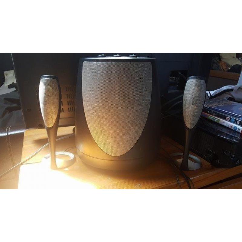harman / kardon surround sound speakers