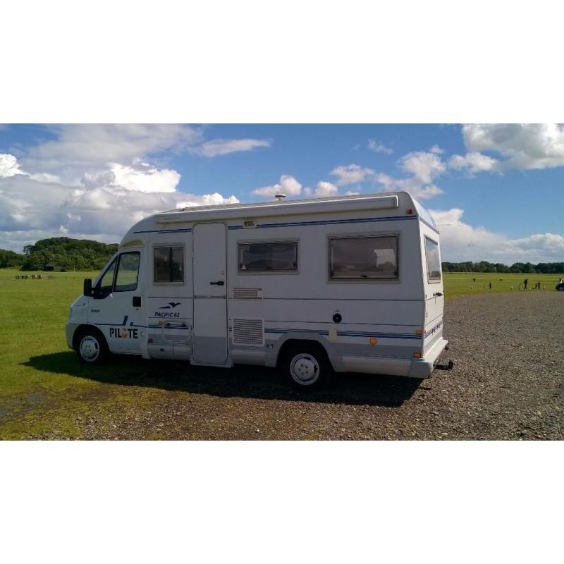 PEUGEOT BOXER PILOTE 2.4 Turbo 2 berth