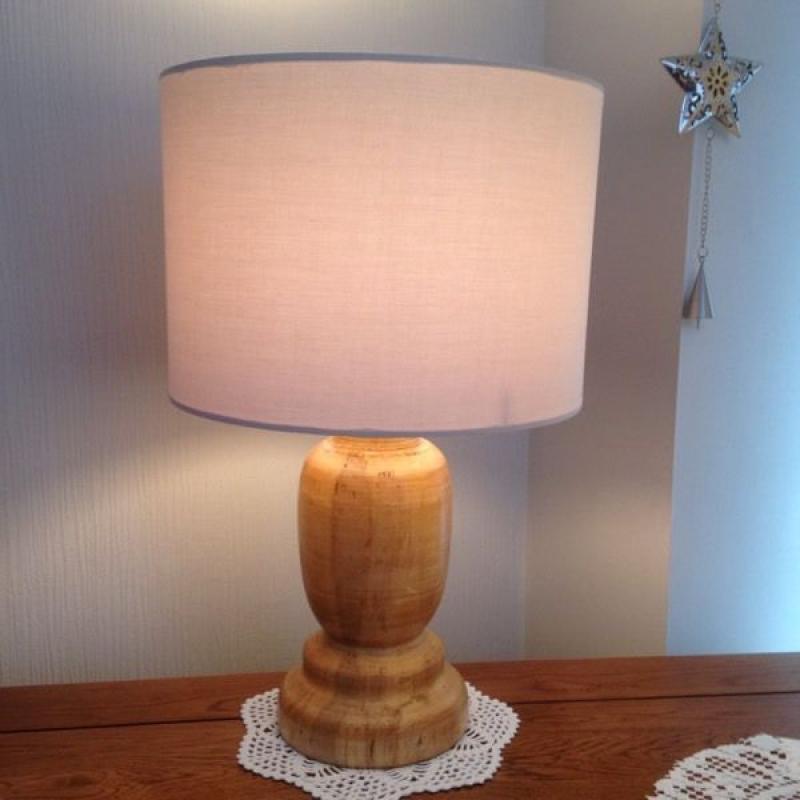 Table lamp