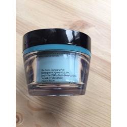 No 7 Protect and Perfect Night Cream