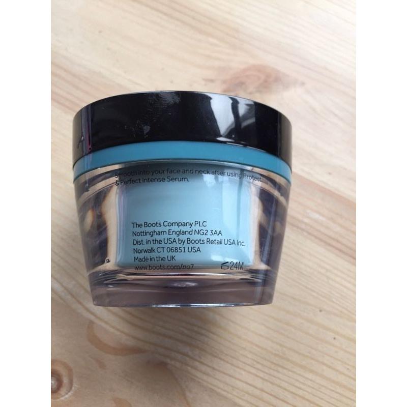 No 7 Protect and Perfect Night Cream