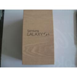 SAMSUNG GALAXY S4 16gb gt-i9505 4g UNLOCKED & EXTRAS